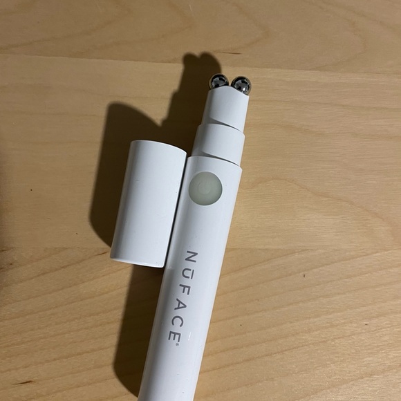 NuFace Trinity Mini & Fix Microwand - Picture 3 of 7